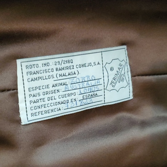 Woman's Fox Fur Coat. Excellent condition! - Picture 3 of 8